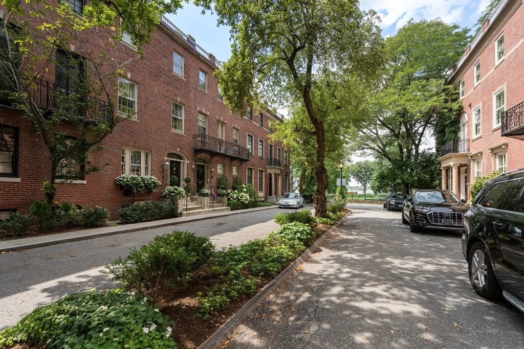 Photo of 5 Charles River Square