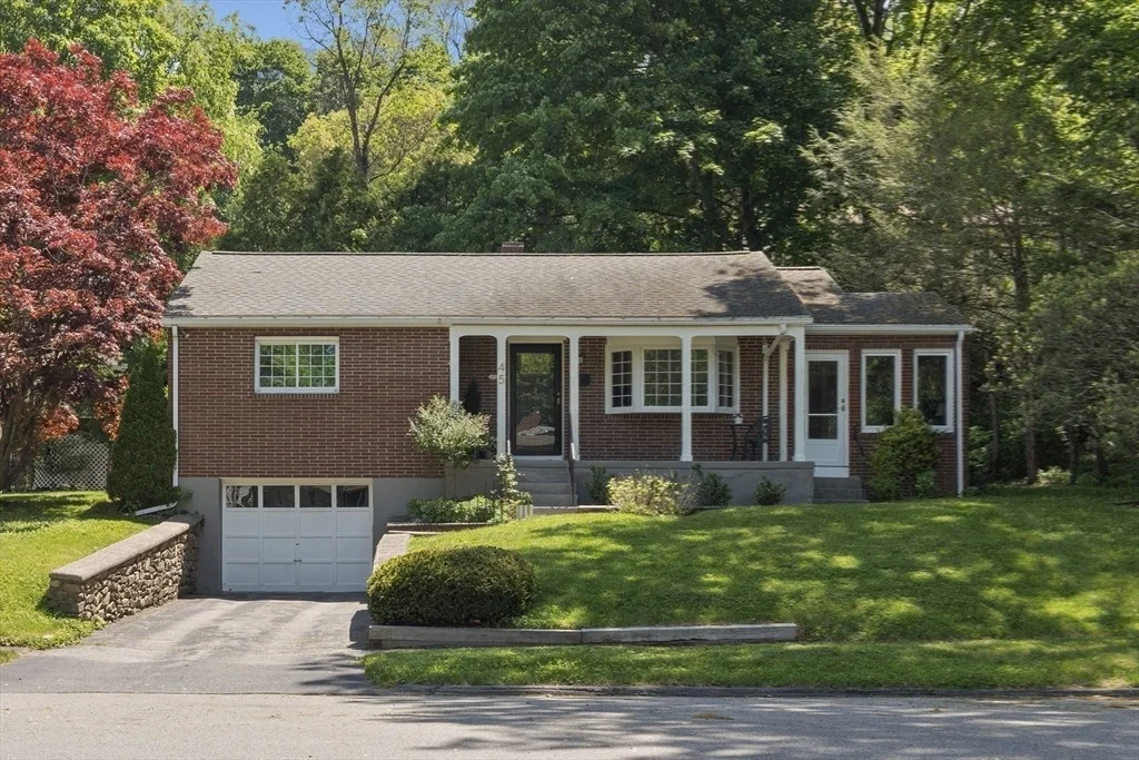 Photo of 45 Pine Tree Dr