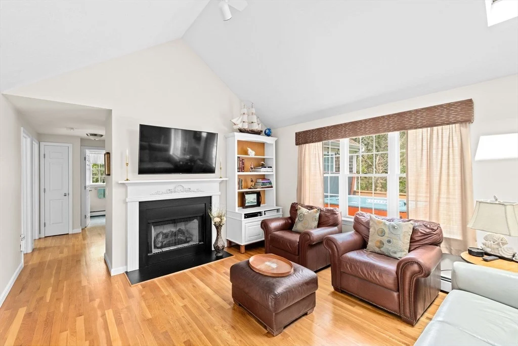 Photo of 11 Quashnet Woods Drive