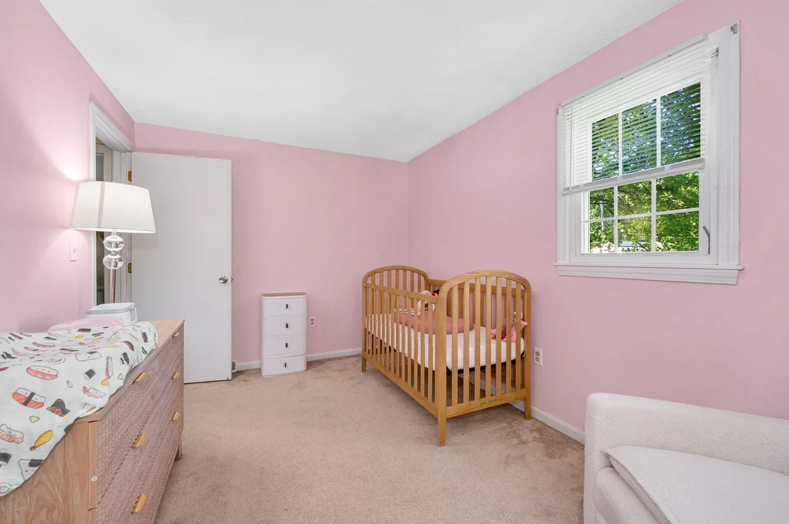 Photo of 7 Hickory Dr