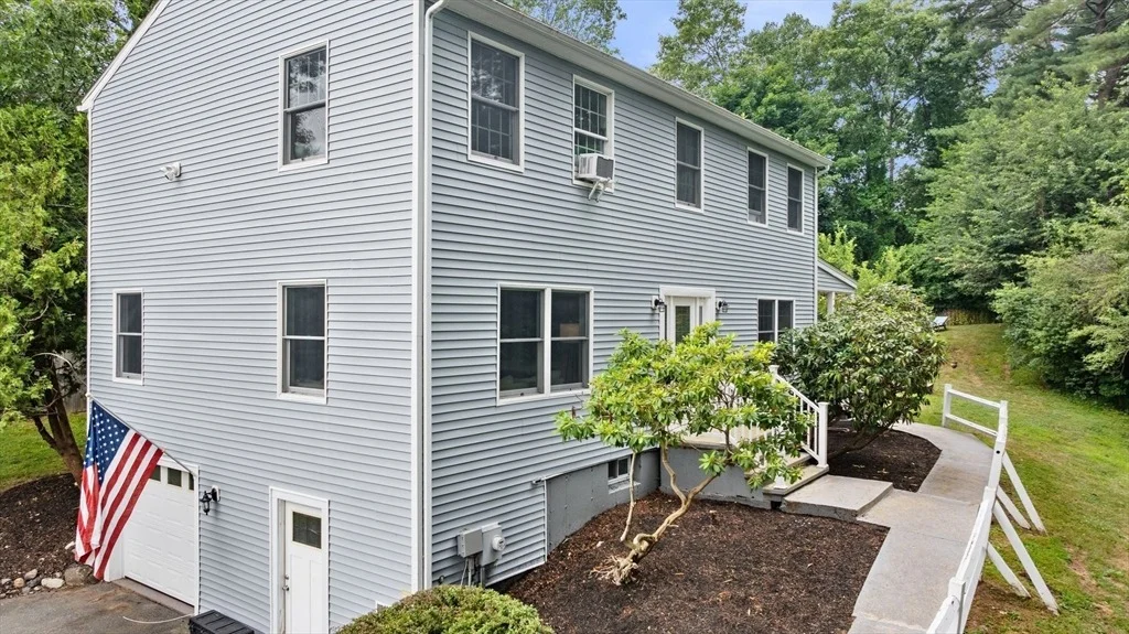 Photo of 381 Linebrook Rd