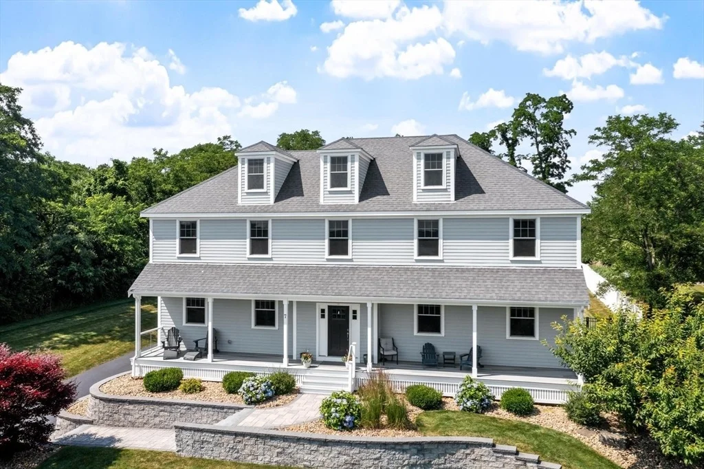 Photo of 7 Bridle Spur Ln