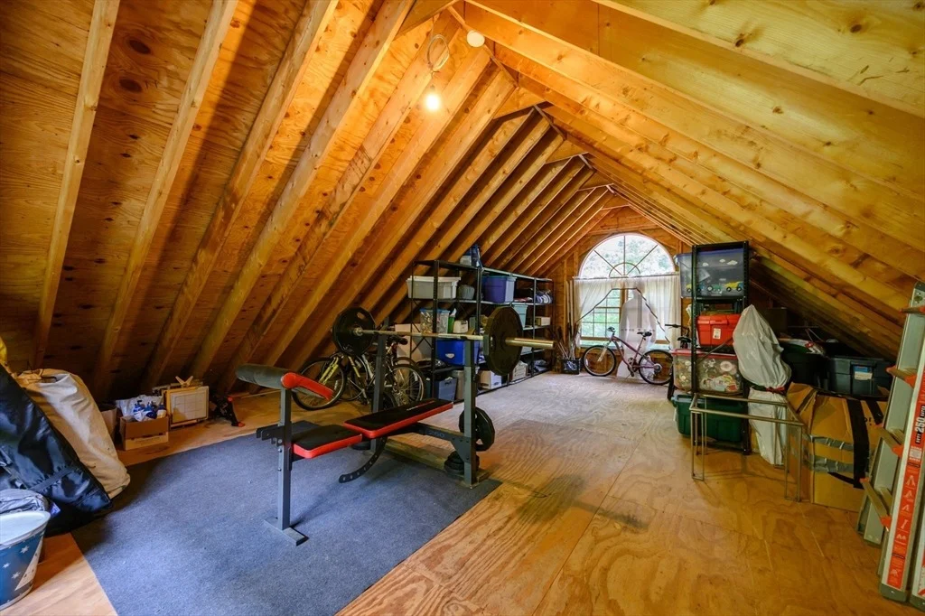 Photo of 86 Edgewater Dr