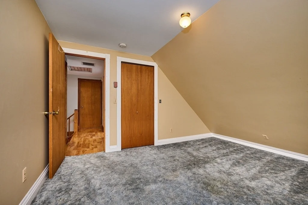 Photo of 10 Hunters Hill Cir