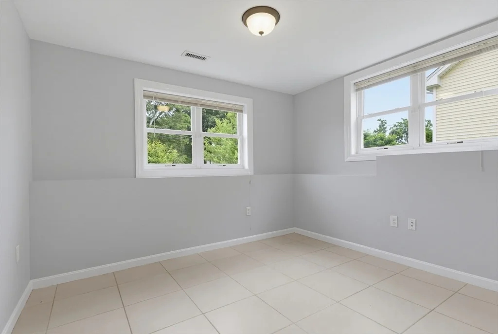 Photo of 70 Swan Ave