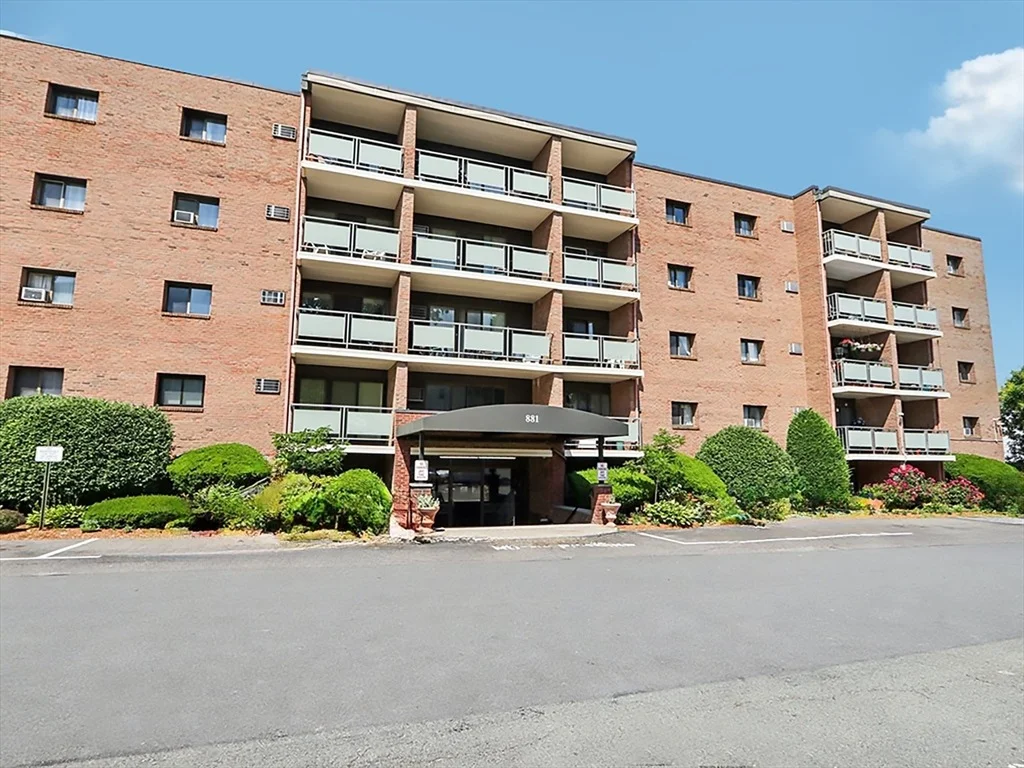 Photo of Unit 16 at 881 Broadway