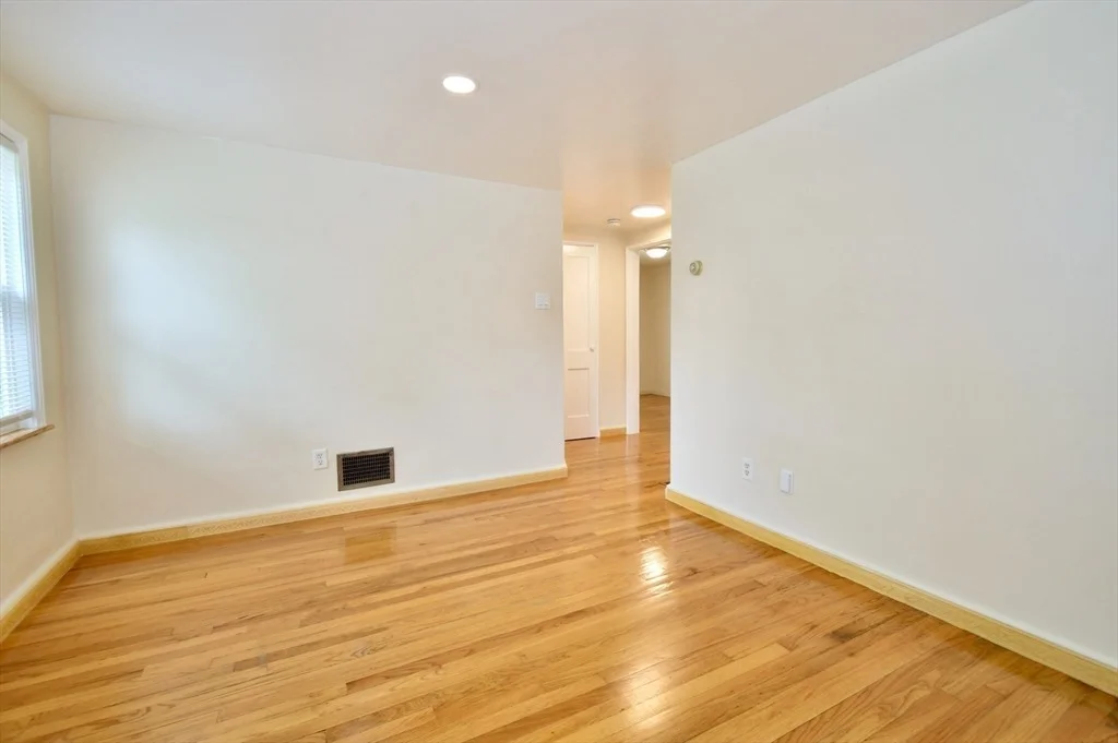 Photo of 160 Austin St