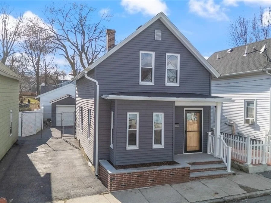 Photo of 725 School St