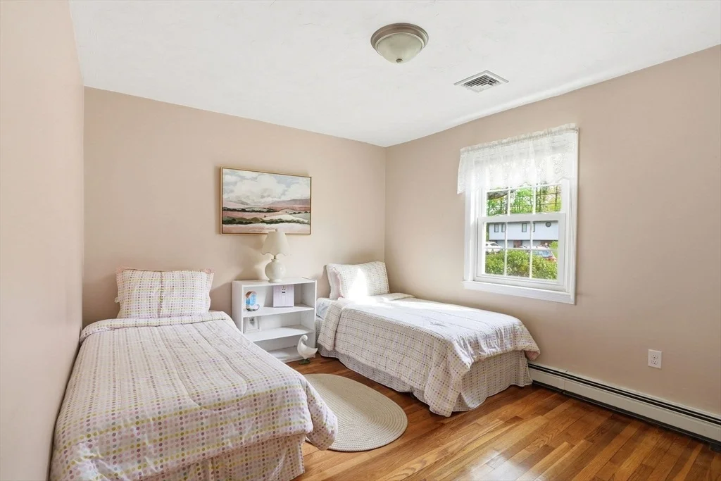 Photo of 264 Webster St