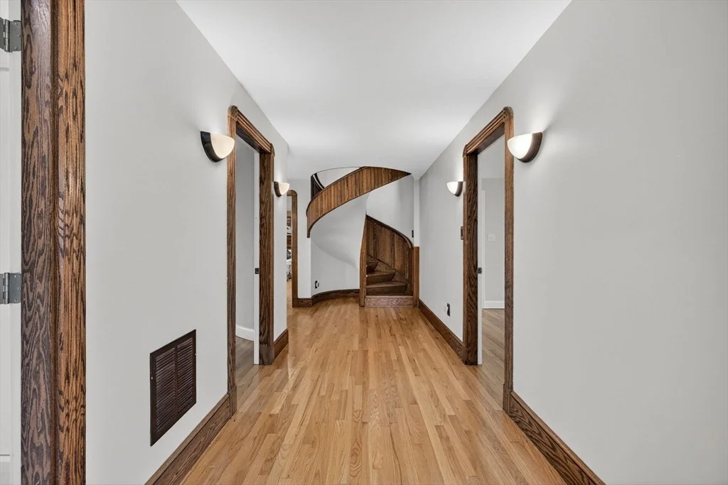 Photo of 762 Main Street