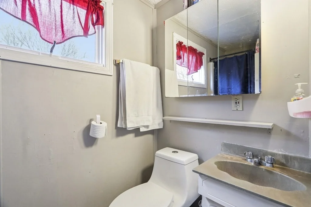 Photo of 6 Idalla Ave