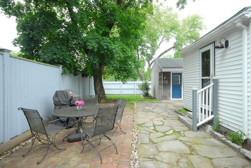 Photo of 1832 Main St.