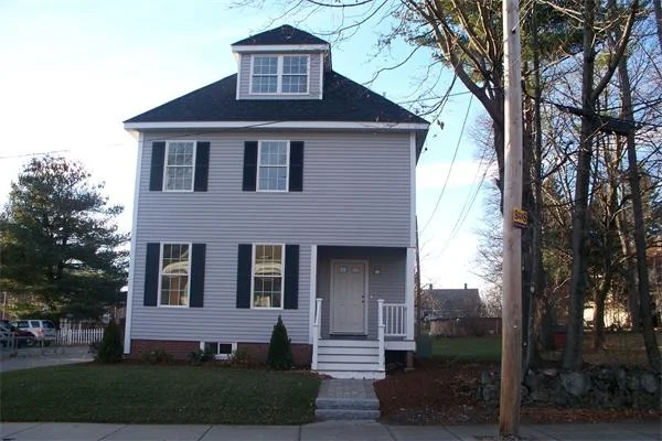 Photo of 582 Main Street