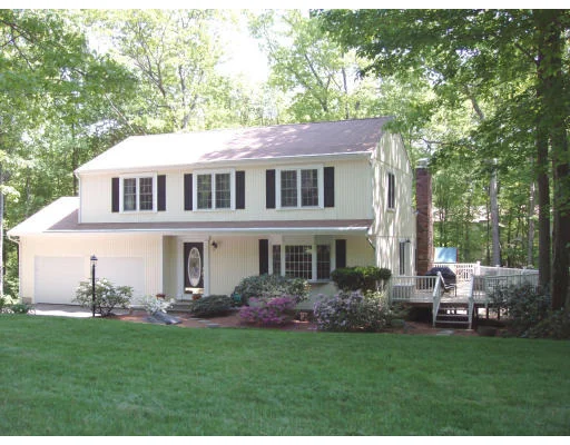 Photo of 10 Running Brook Cir