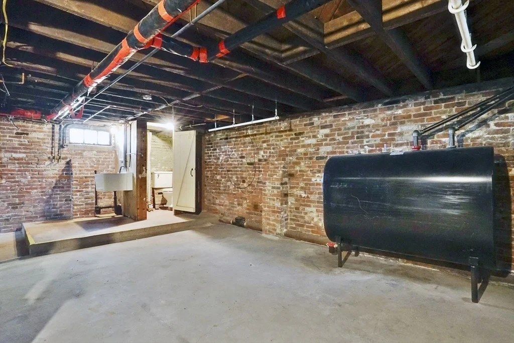 Photo of 82 Biltmore St