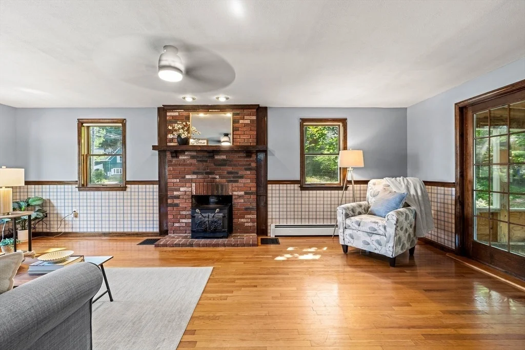 Photo of 89 W Meadow Rd