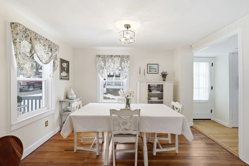 Photo of 137 Hampton Cir