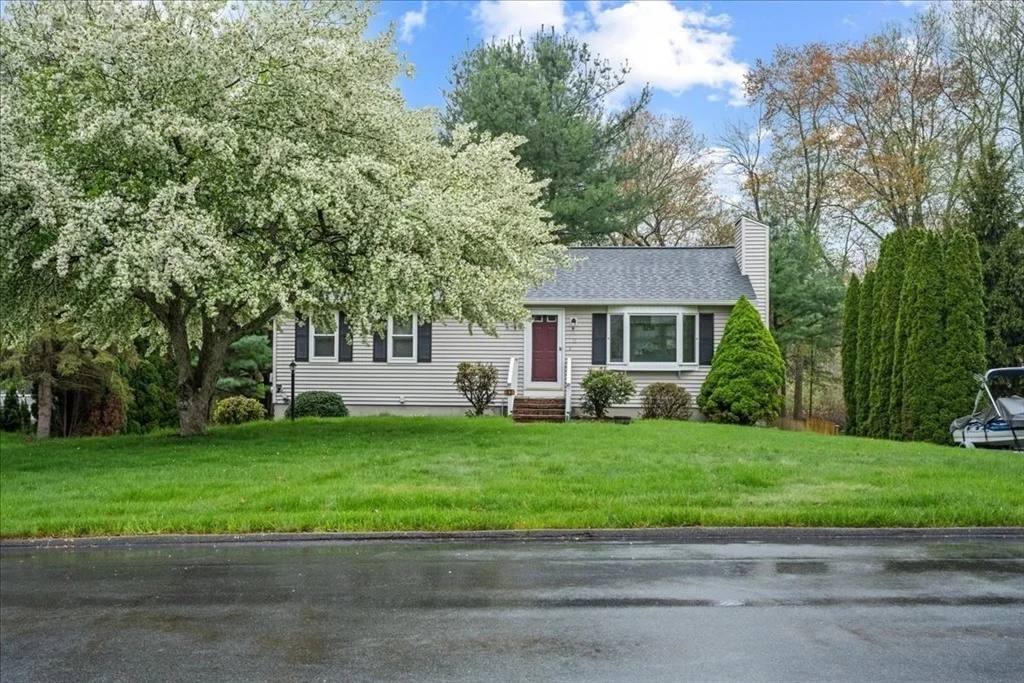 Photo of 11 Riverside Dr