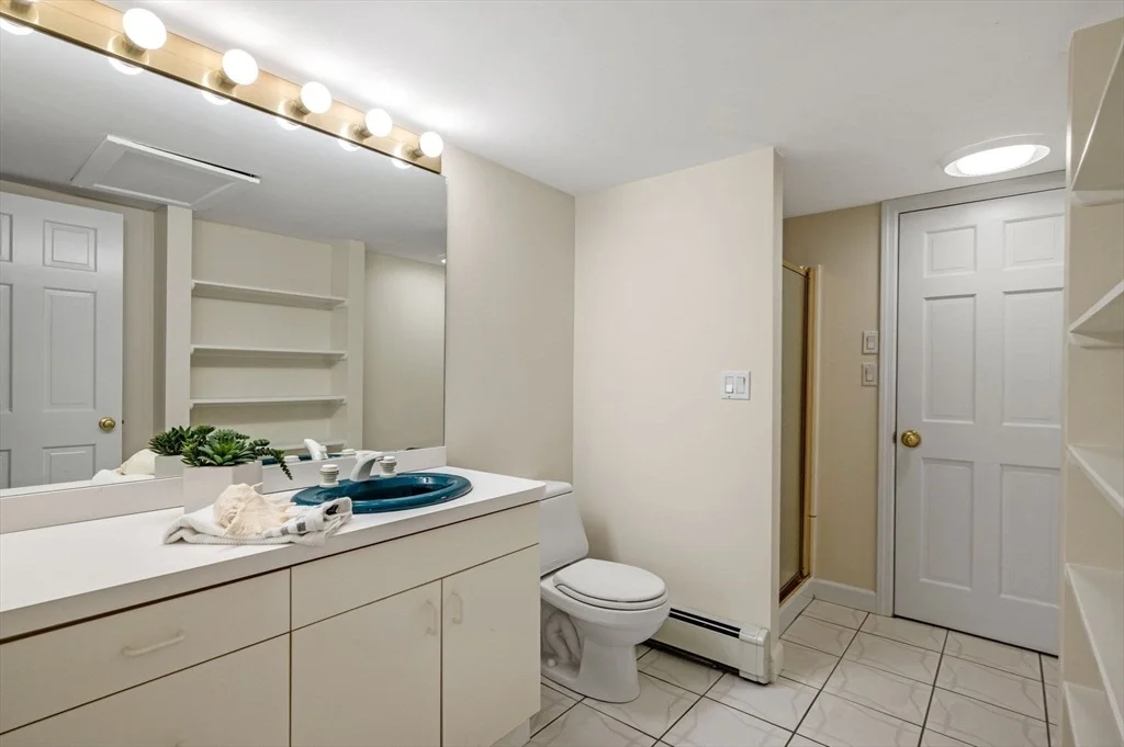 Photo of 170 Beacon St