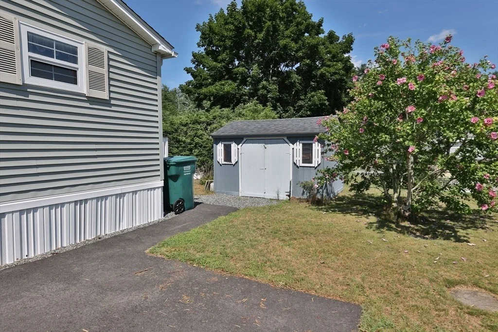 Photo of 2 Douglas Dr