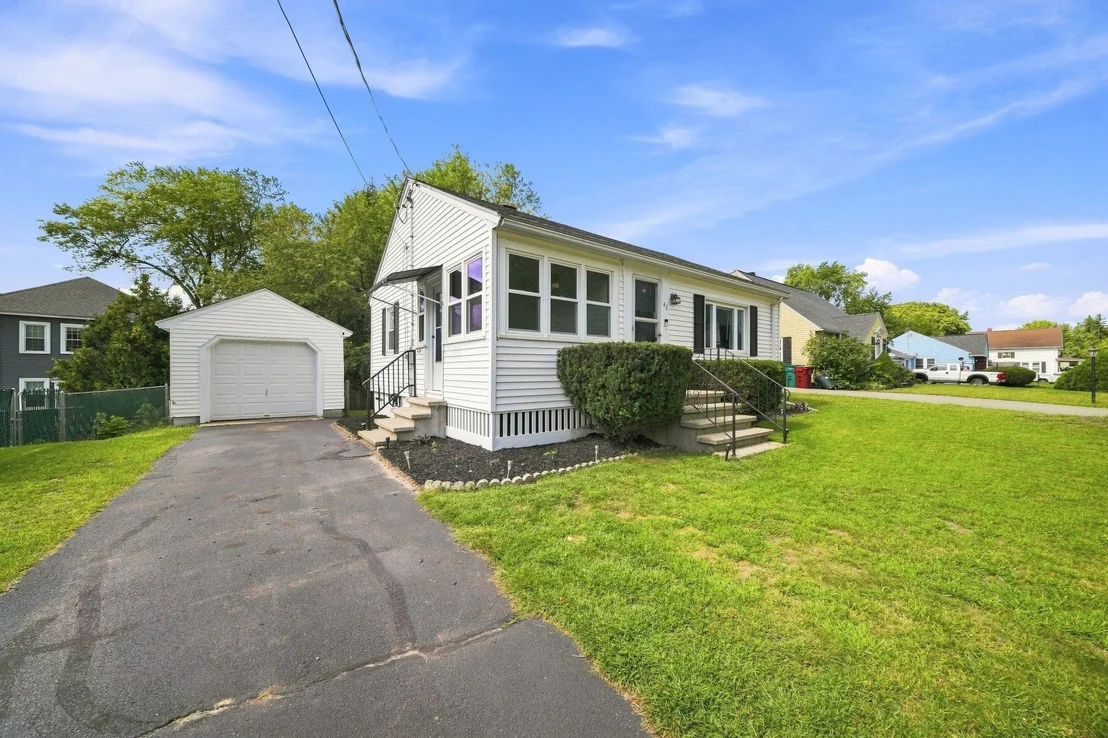 Photo of 46 Lupine Rd