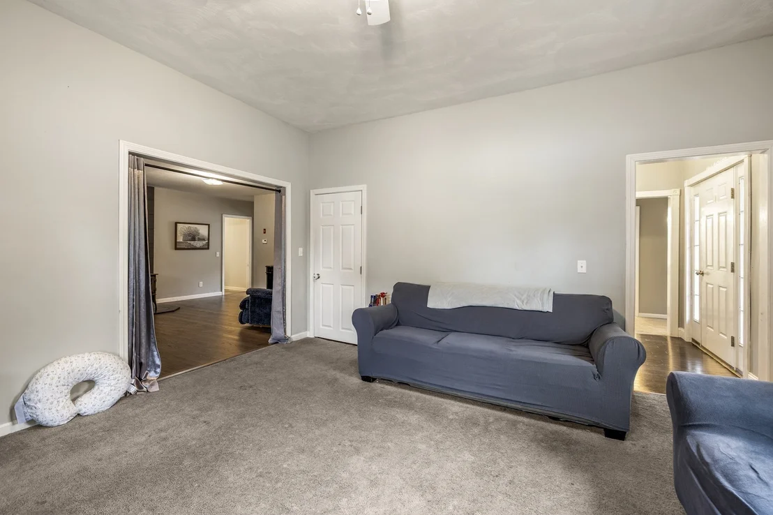 Photo of 1255 Main St