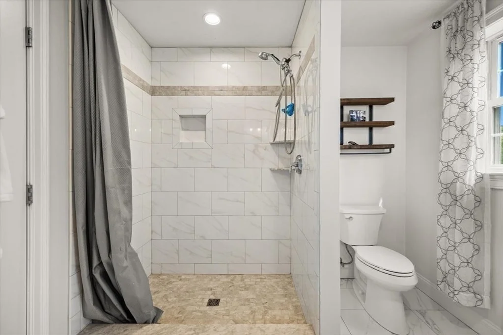 Photo of 8 Paddock Cir