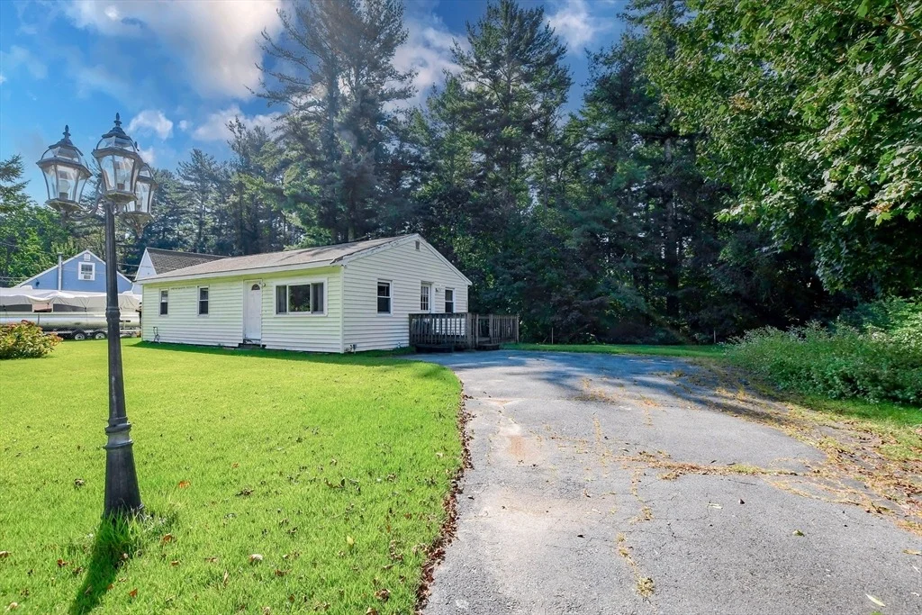 Photo of 9 White Pine Ave