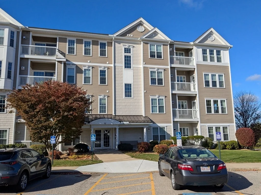 Photo of Unit 2207 at 87 Clocktower Dr.