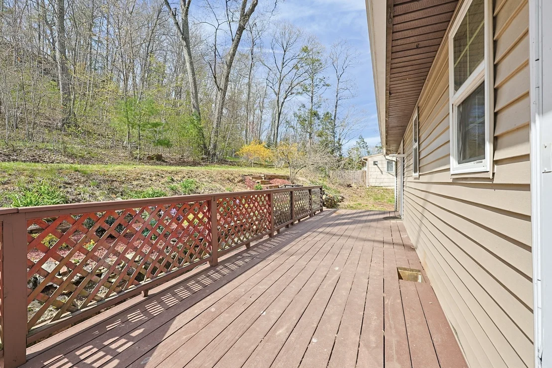 Photo of 124 Old County Road