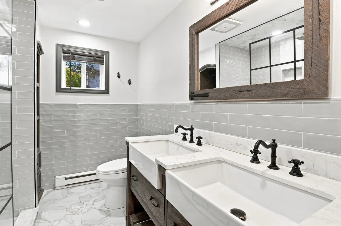 Photo of 65 Paris Avenue