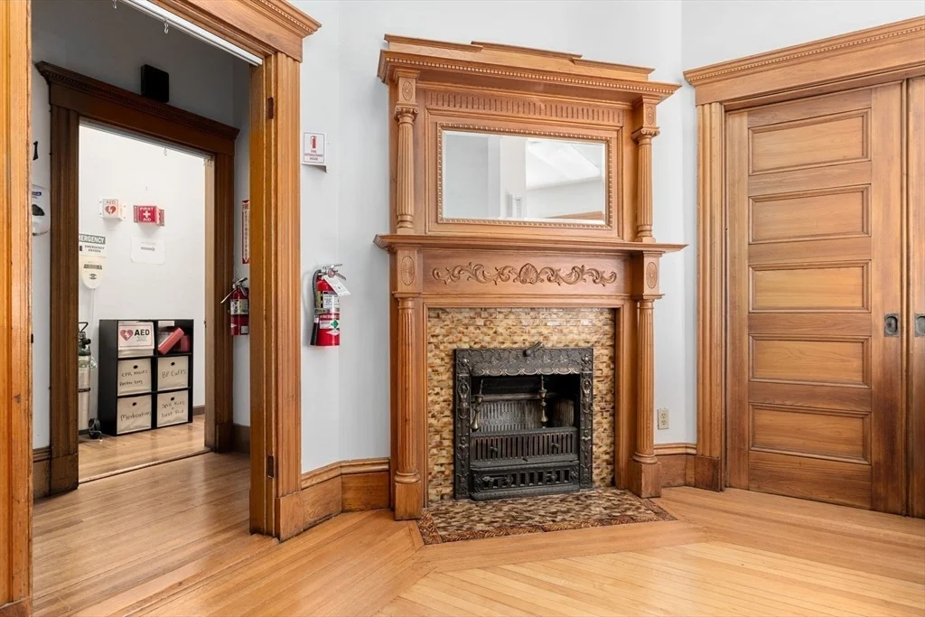Photo of 826 Broadway