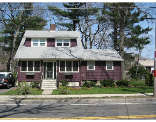 Photo of 451 Lowell St