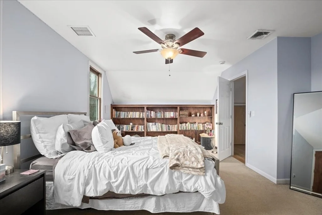 Photo of 14 Goddard Dr