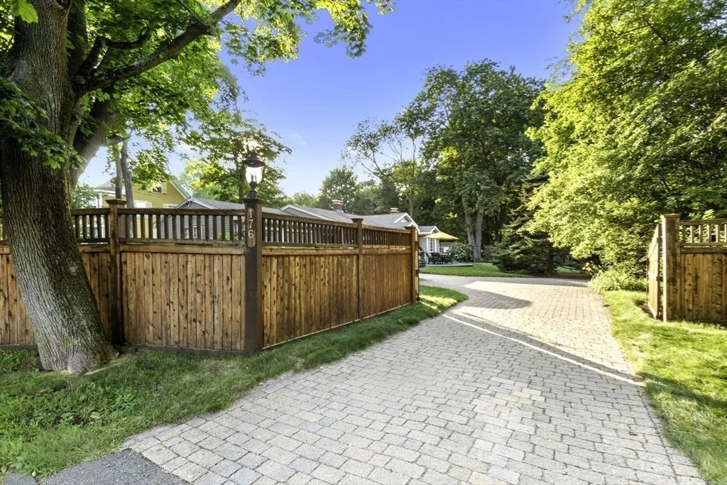 Photo of 176 Colon St