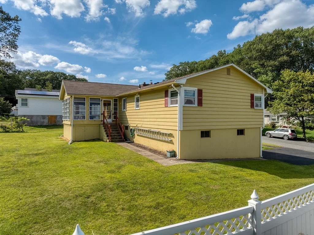 Photo of 17 Leslie Rd