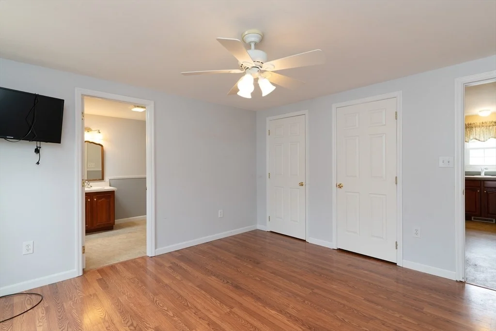Photo of 18 Fox Run
