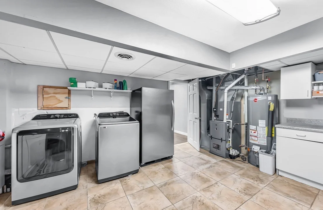 Photo of 10 Robert Dr