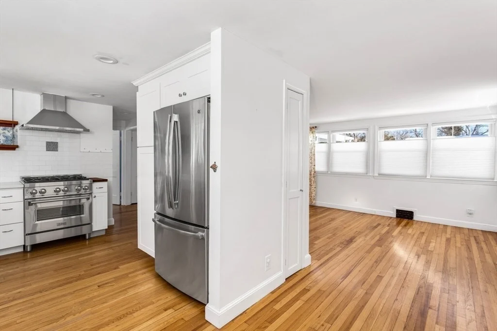 Photo of 81 Edgewater Drive