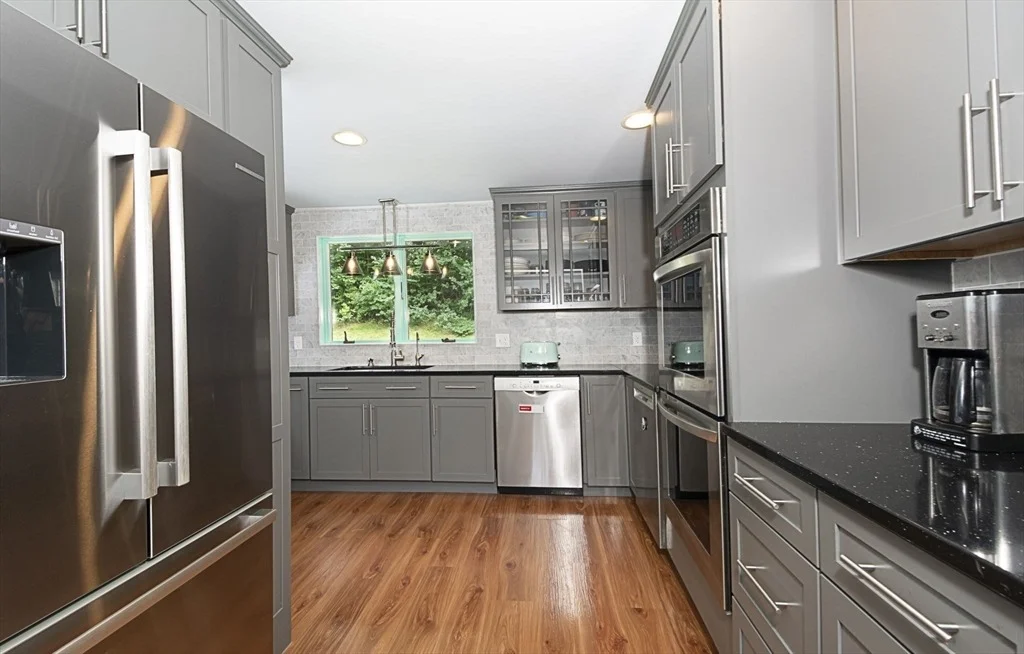 Photo of 18 Crestview Dr