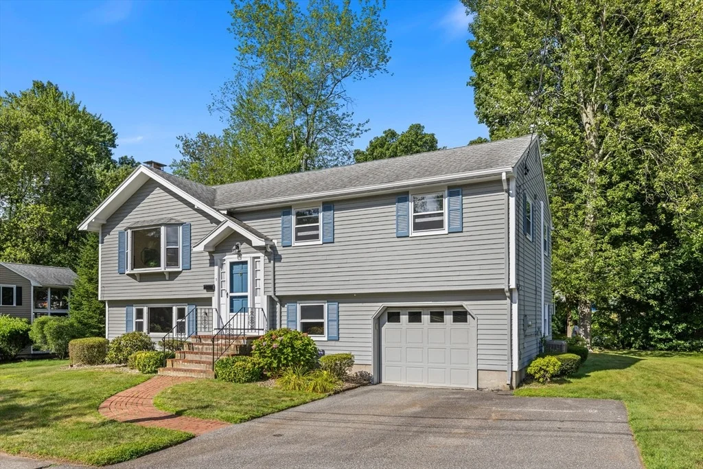 Photo of 9 Hemlock Rd