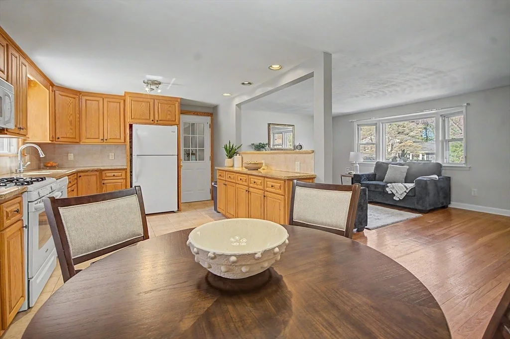 Photo of 29 Greenleaf Cir