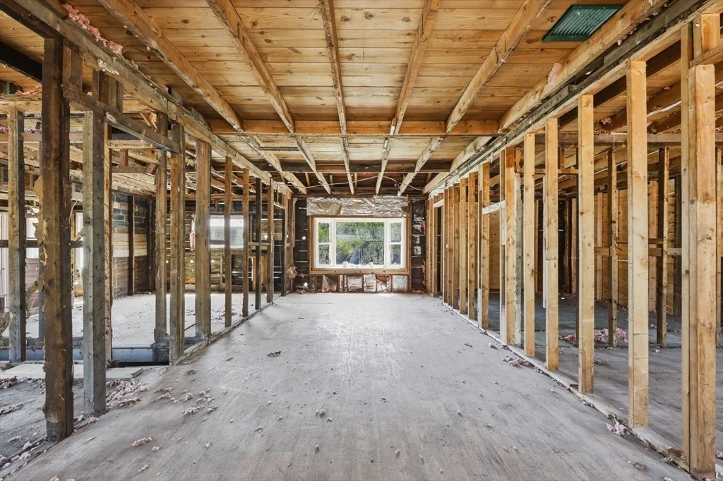 Photo of 1024 Westhampton Rd