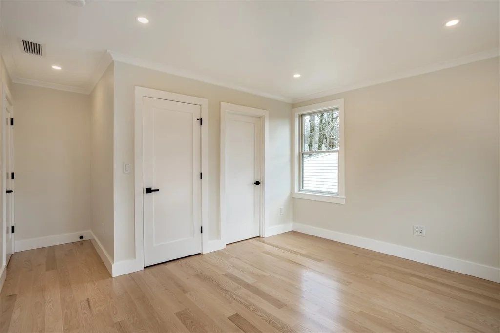 Photo of 383 Marrett