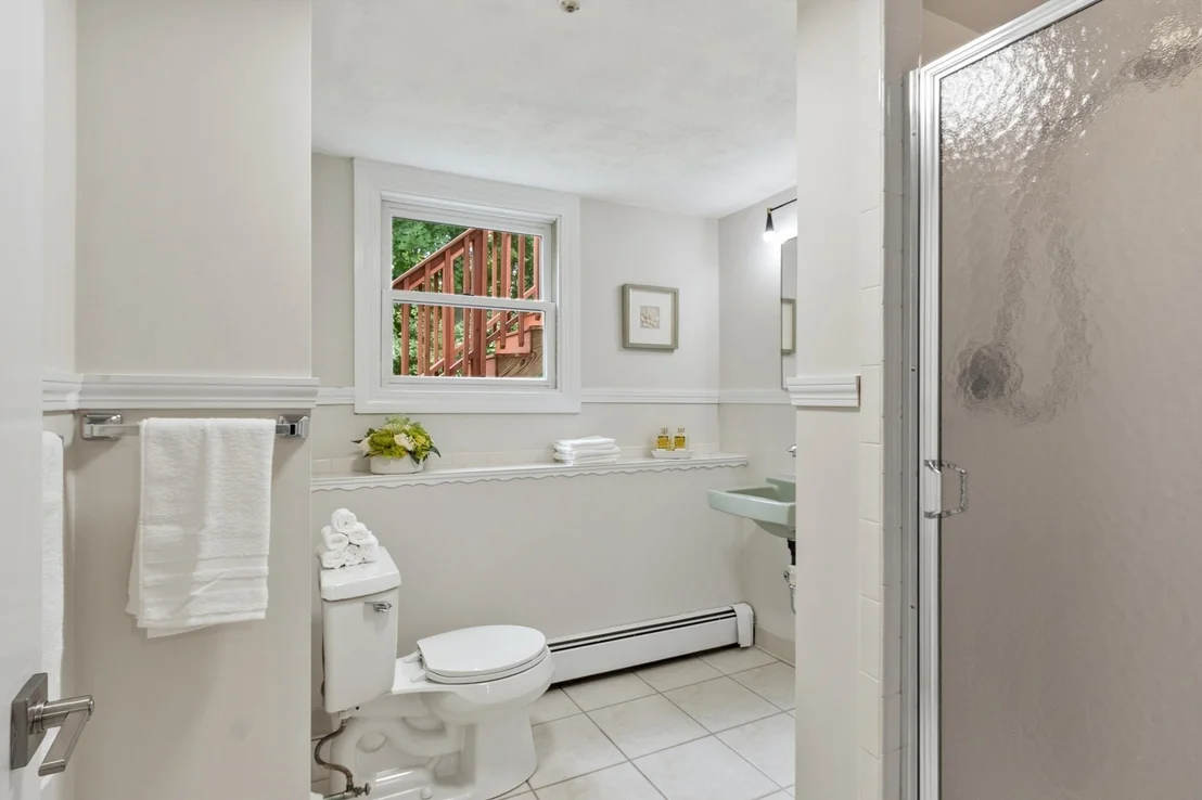 Photo of 18 Cowdrey Ln