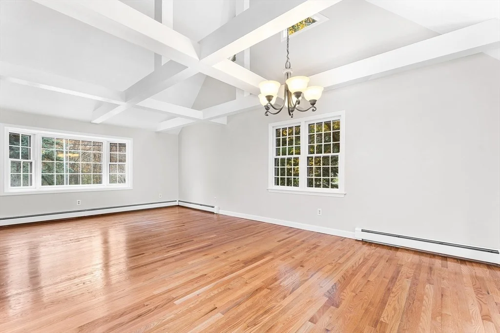 Photo of 33 Dascomb Rd