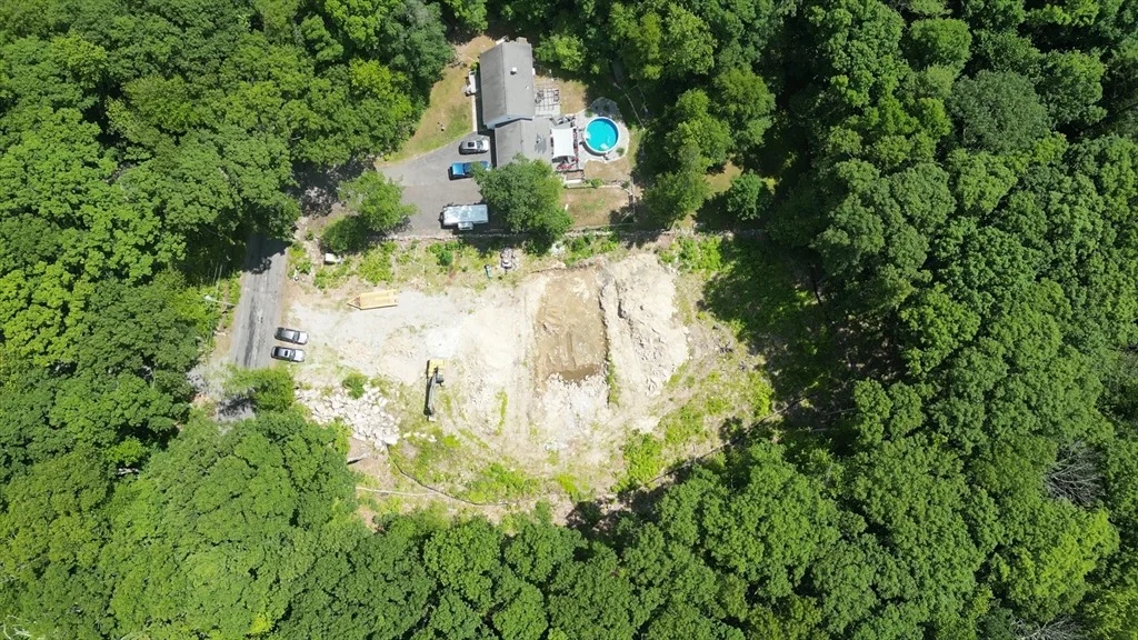 Photo of 24 Conlin Rd