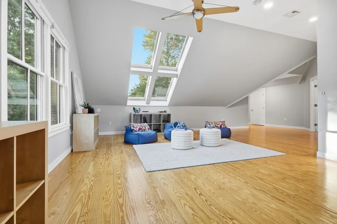 Photo of 7 Locust Avenue