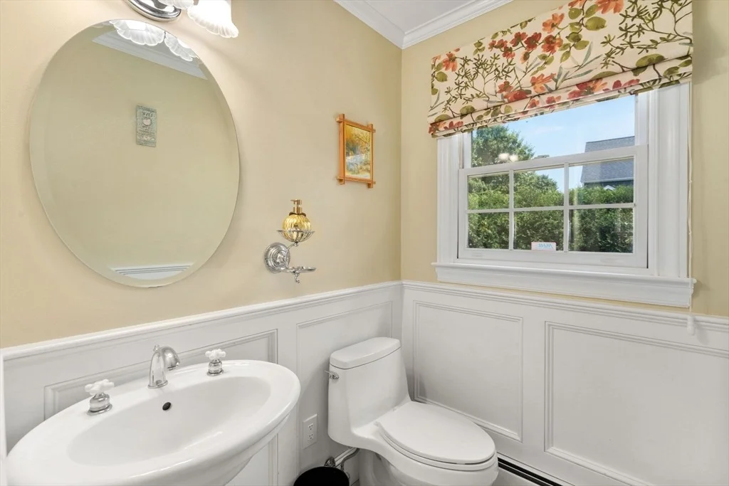 Photo of 35 Whitney Avenue