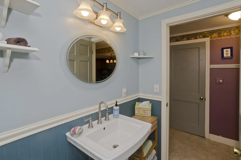 Photo of 299 Shaker Rd